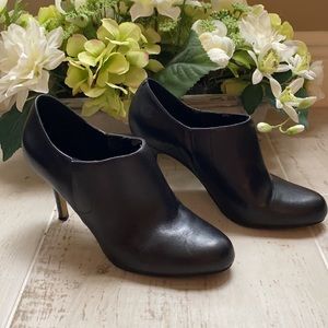 COLE HAAN Black Leather Slip On Booties Size 9